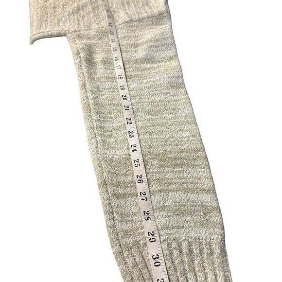 Women's Green Knit Pullover Sweater Long Sleeve Relaxed Fit Size L - NWT - Picture 2 of 9